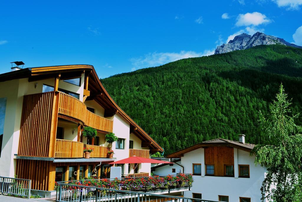Adler Hotel-Pension Fulpmes Exterior foto